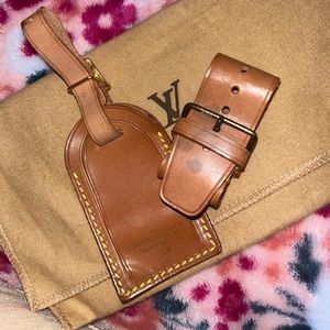 Louis vuitton luggage tag set